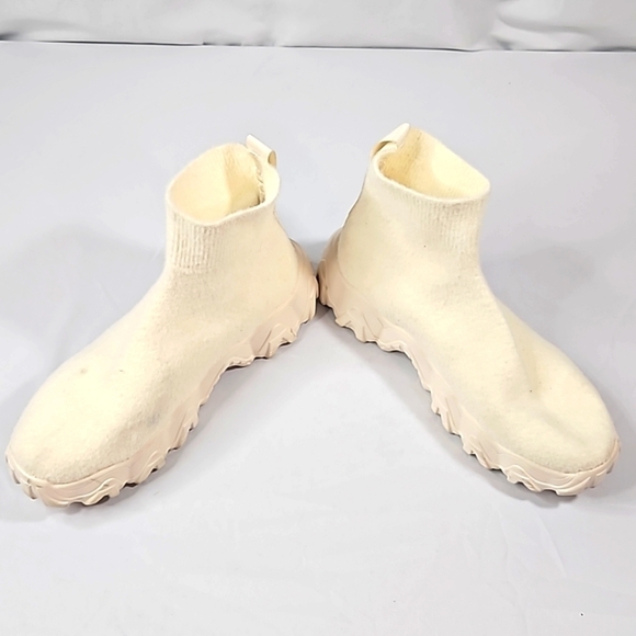 Cream Knit Slip On Sock Sneakers Size 40 - Picture 4 of 7